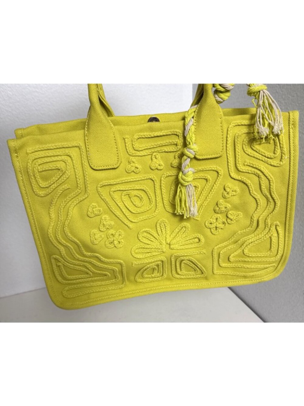 Vince Camuto Orla Chartreuse Tasseled Canvas Women's Large Tote Carryall Bag EUC - Picture 8 of 10